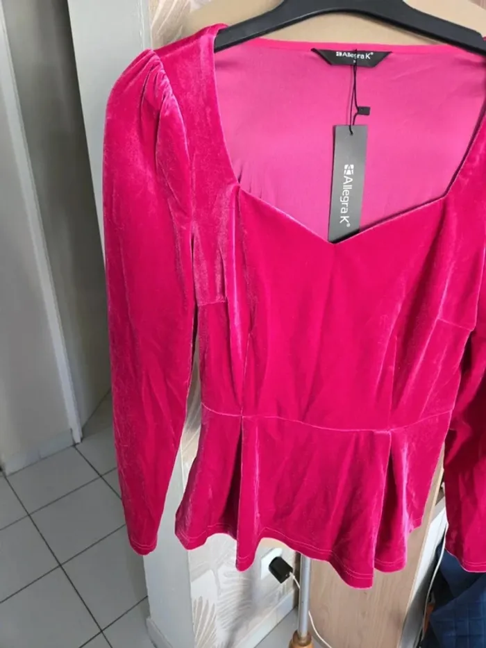Magnifique Haut velours fushia taille s - photo numéro 3