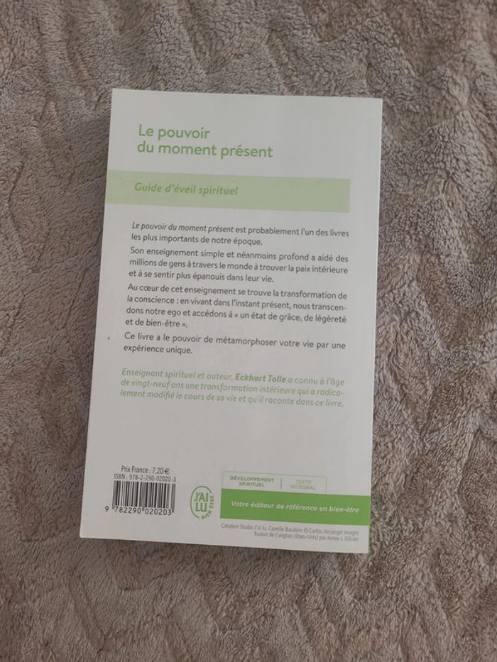 Livre le pouvoir du moment présent - photo numéro 2