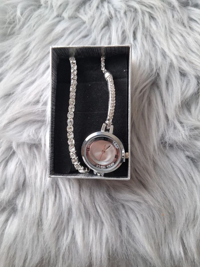 Joli ensemble montre et bracelet