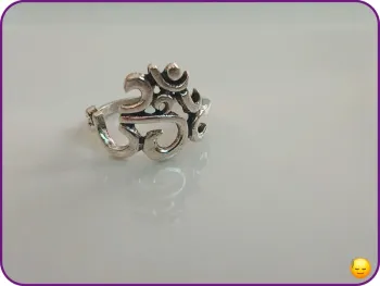 Bague argentée tendance – élégante et résistante