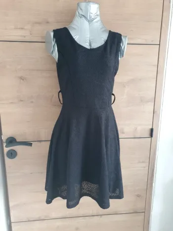 Petite robe noir maille sans manche