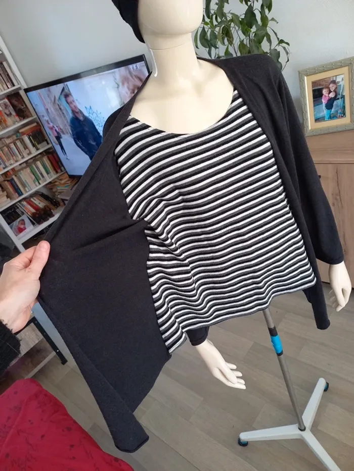 Pull femme noir et blanc T48 - photo numéro 7