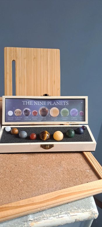 Coffret des 9 Planètes en Pierres Naturelles – Lithothérapie & Décoration