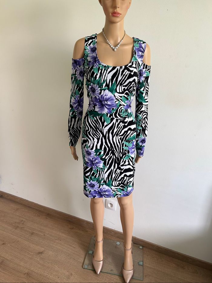 Robe imprimée avec épaules dénudées Bodyflirt taille 36/38 comme neuve - photo numéro 3