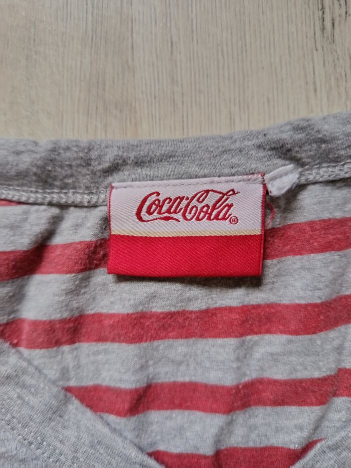Tee-shirt marque coca cola taille 10 ans - photo numéro 4