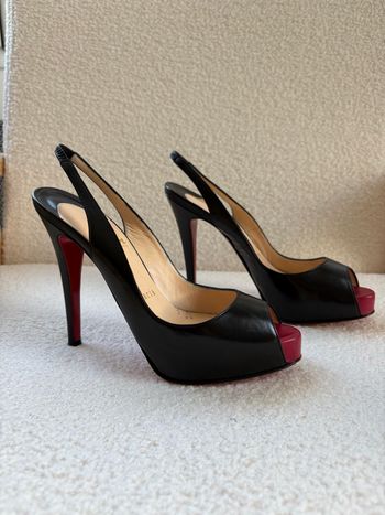 Escarpins bouts ouverts Louboutin - Taille 36,5
