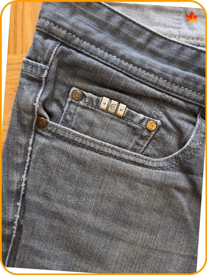 Beau jeans Cerruti - photo numéro 2