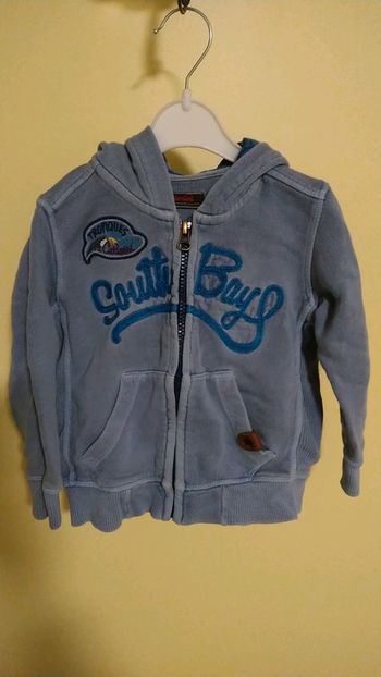 Gilet zippé à capuche marque catimini taille 18 mois en bon état