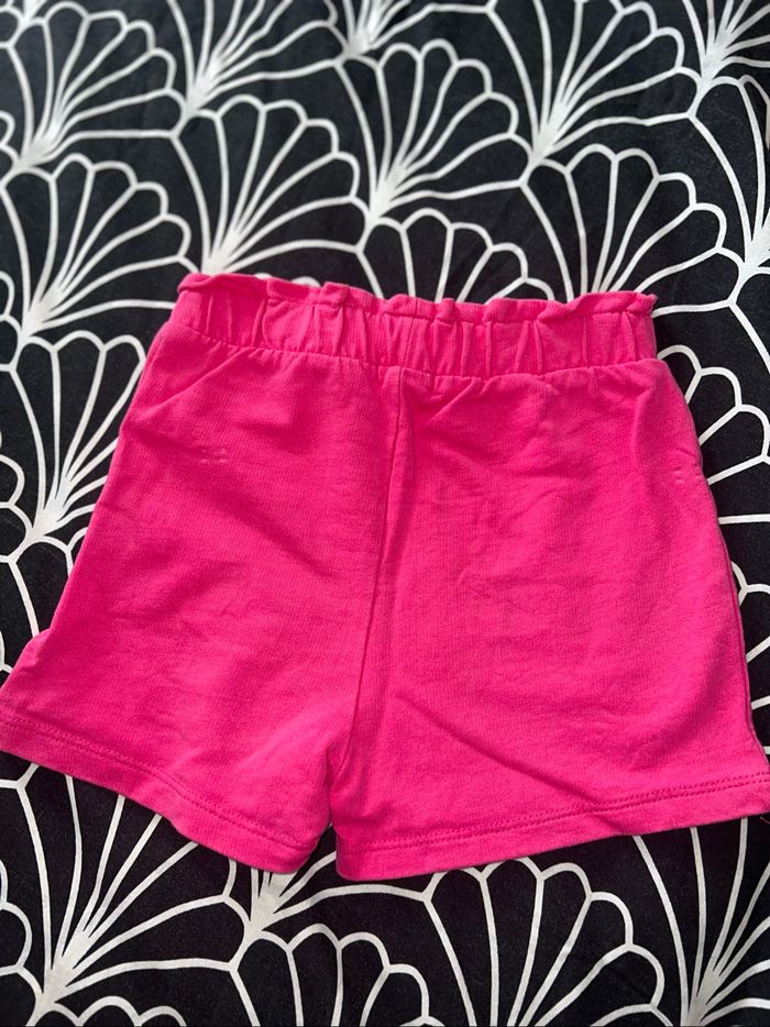 Short fille - photo numéro 2