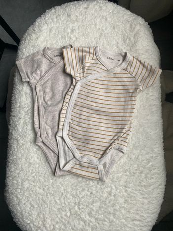 Lot de 2 bodies manches courtes gémo 6 mois