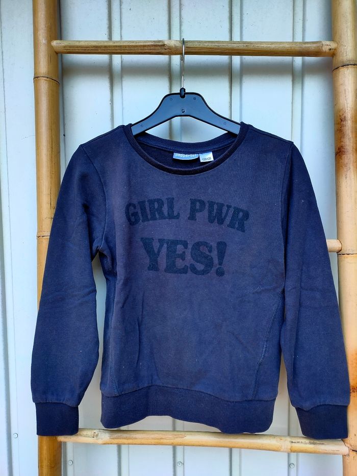 Sweat gris taille 122/128