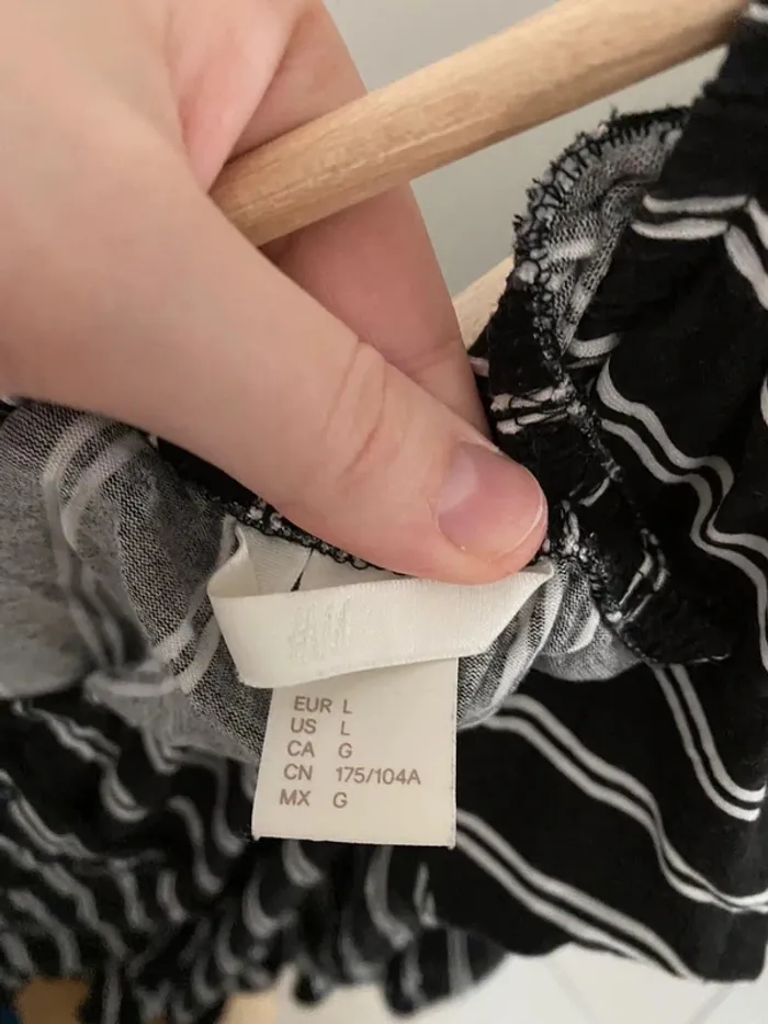 Crop top noir & blanc - photo numéro 5