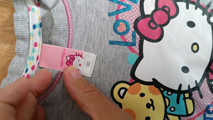 Pull Hello Kitty taille 92 cm fille - photo numéro 2