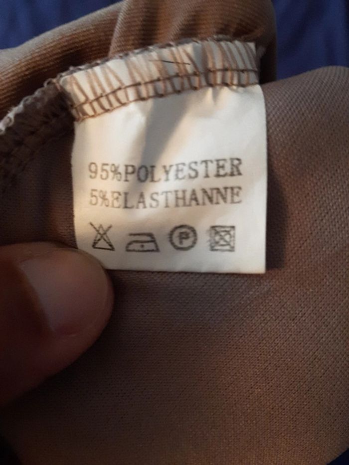 Jolie robe moulante M/L - photo numéro 3