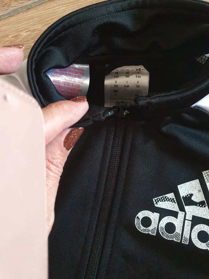 Veste de survêtement Adidas Taille 5/ 6 ans - photo numéro 3