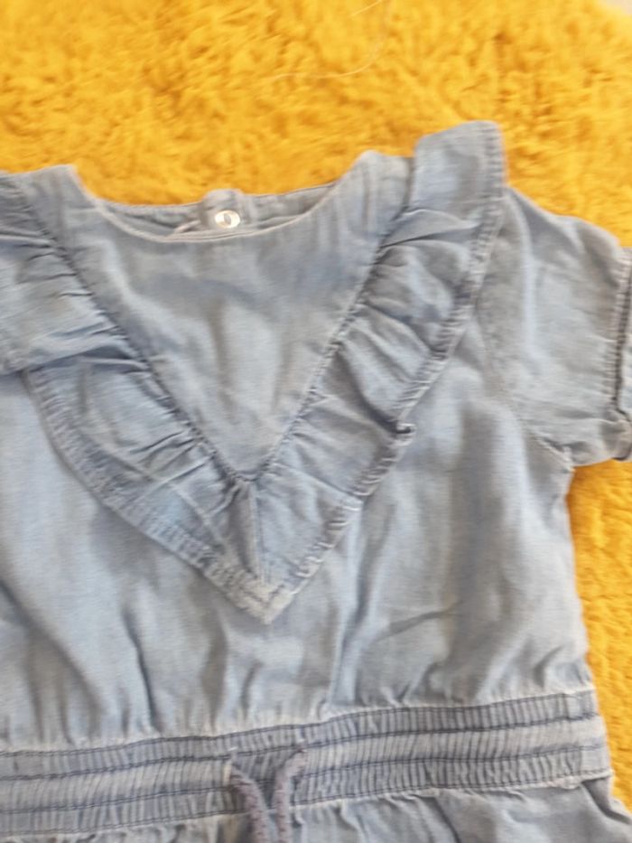 Lot avec une combi short et 2 tuniques 12 mois. - photo numéro 10