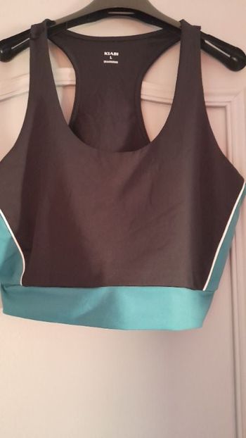 Brassiere de sport 2 couleurs  noir et verte foncé