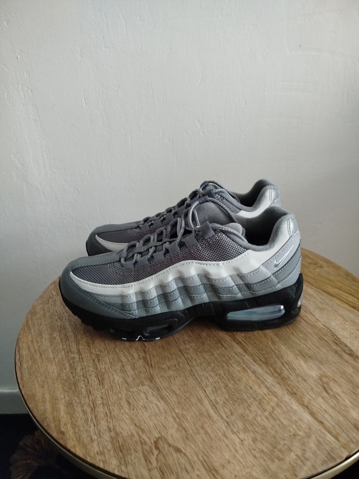 Baskets Nike T 37,5 - photo numéro 4