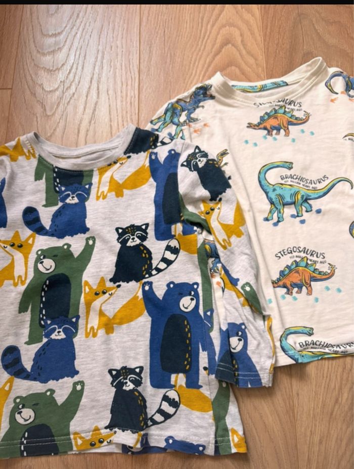 Lot 2 t-shirts manches longues Primark 5/6 ans - photo numéro 2