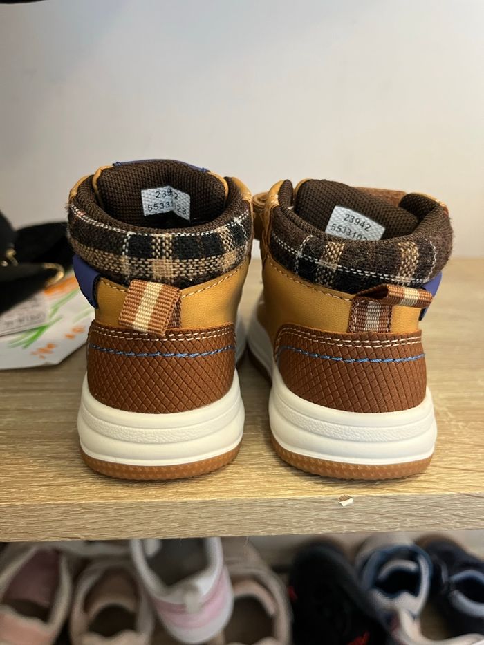 Chaussure taille 19 - photo numéro 2