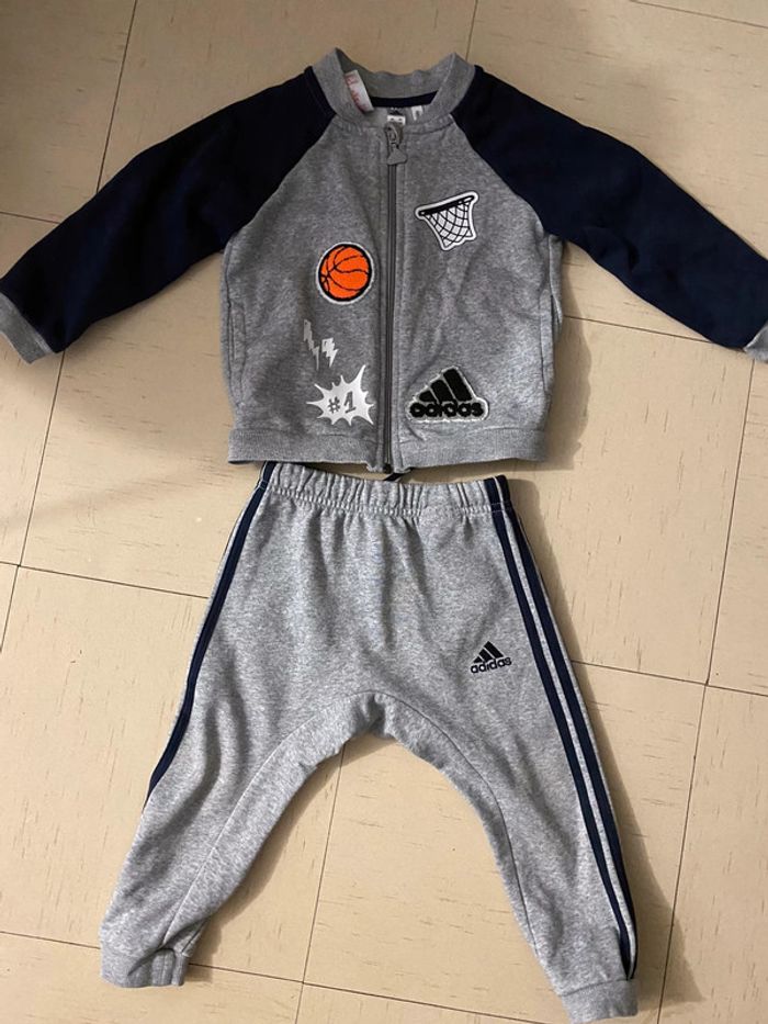 3 joggings adidas 12/18 mois - photo numéro 2