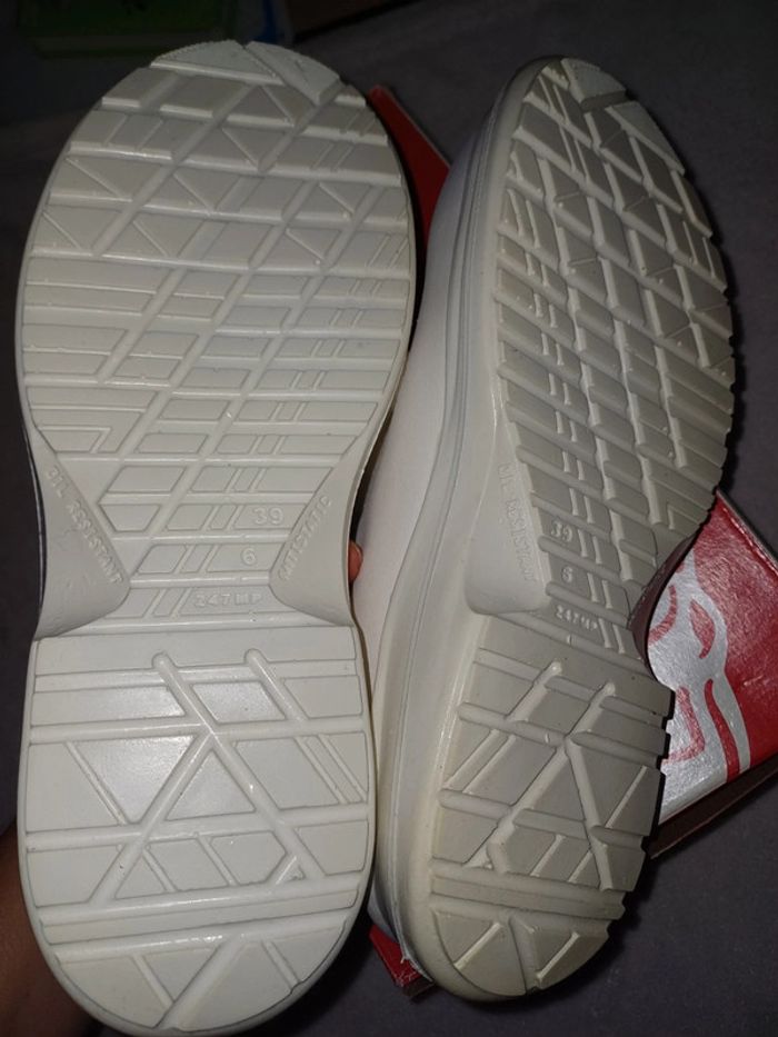 Chaussures de cuisinier neuve T39 - photo numéro 4