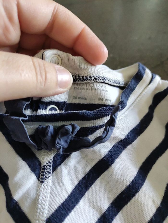 T-shirt en 3 ans - photo numéro 2