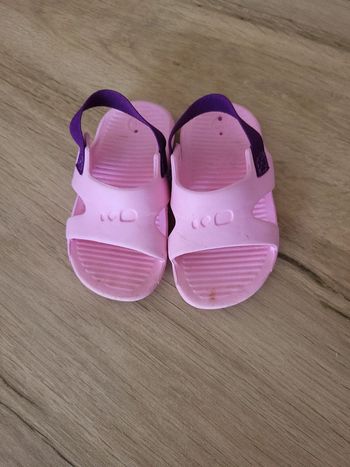 Sandales taille 19-20