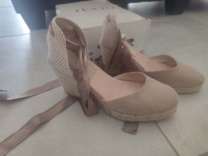 Chaussures femme t38 TEXTO