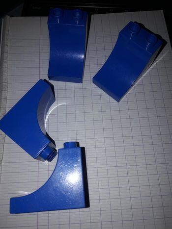 Lot 4 briques bleues  spéciales
