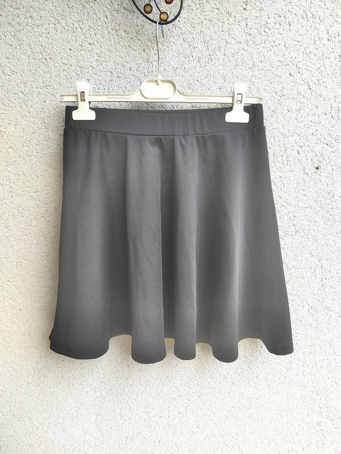 🖤 Jupe Patineuse Noire – Taille M – Très bon état – Shein - photo numéro 5
