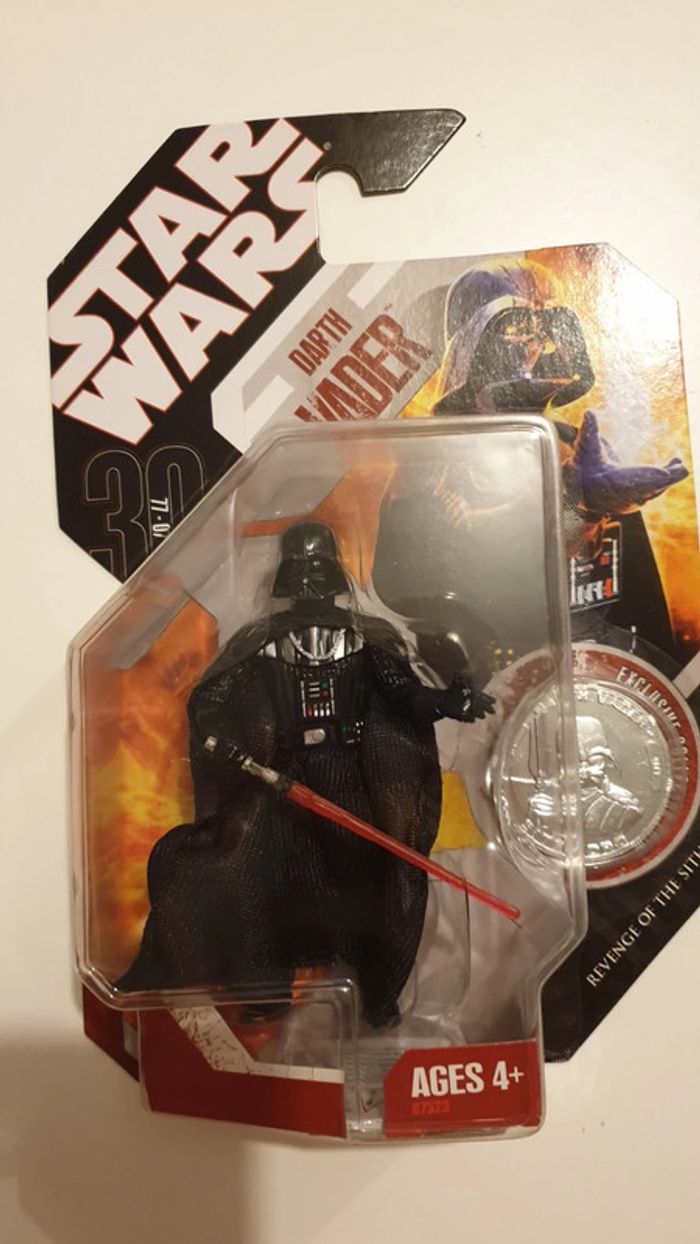 Figurine star wars : darth vador