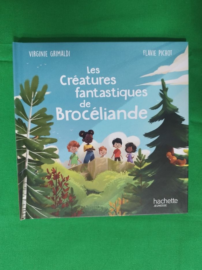 Livre les créatures fantastiques de Brocéliande