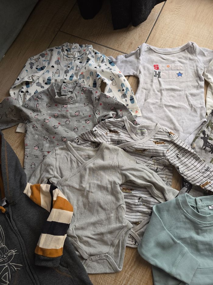 Lot vêtements 9 mois - photo numéro 4