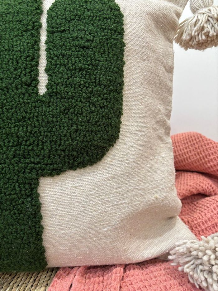 Housse de coussin - cactus et pompon - laine - photo numéro 3