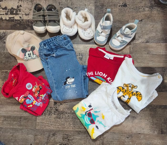 Lot vêtements bébé