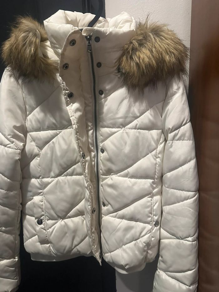 Doudoune Zara blanc cassé avec fourrure amovible - photo numéro 4