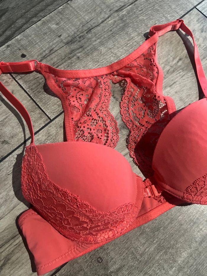 Soutien gorge - photo numéro 2