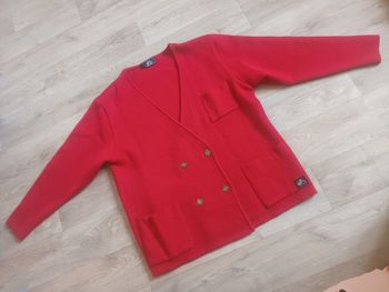 Gilet saint james rouge neuf taille 42 donc 53cm de largeur sous les bras