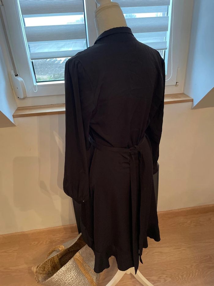 Robe noire - photo numéro 3