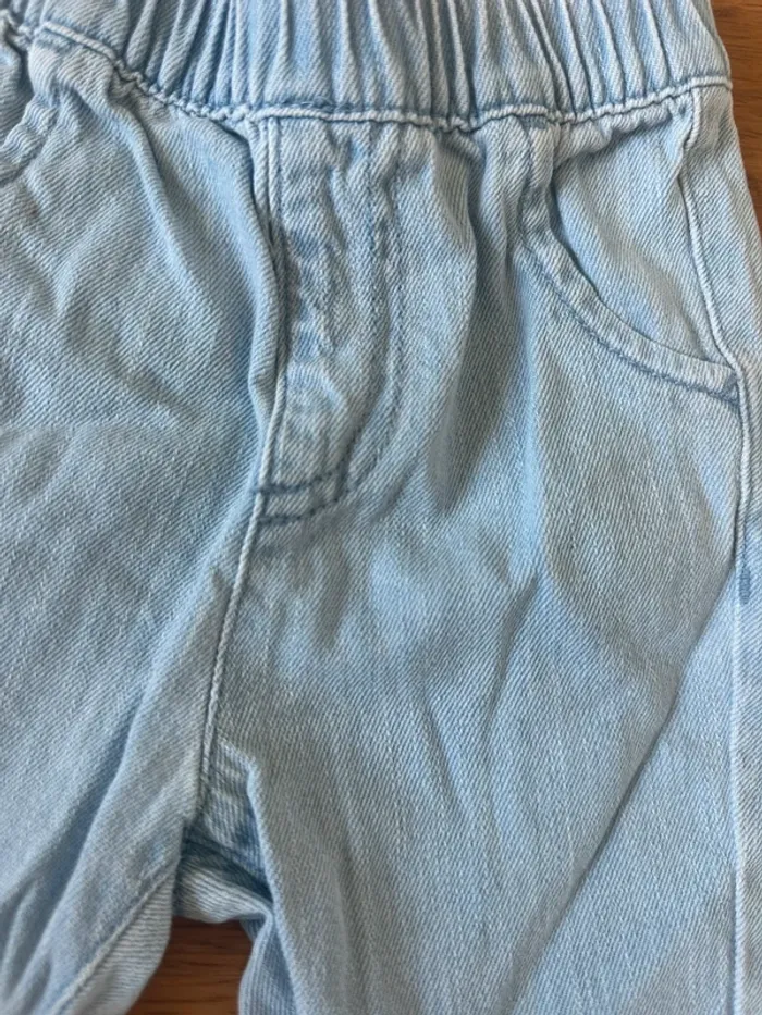 Ensemble bébé 3 mois – Haut marine + pantalon jean léger – Très bon état - photo numéro 3