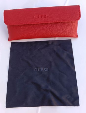Étui à lunettes Guess