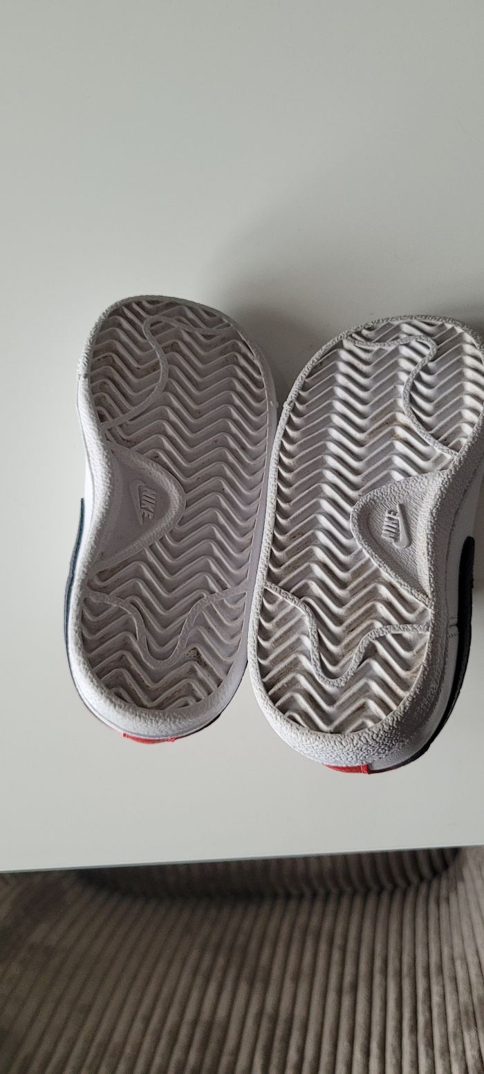 Baskets Nike 22 neuves - photo numéro 6