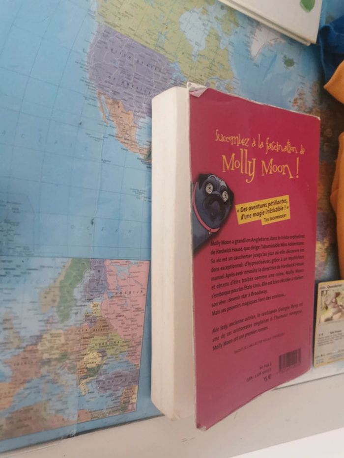 Livre Molly Moon et le livre magique de l'hypnose - photo numéro 3