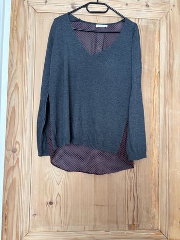 Top gris et bordeaux