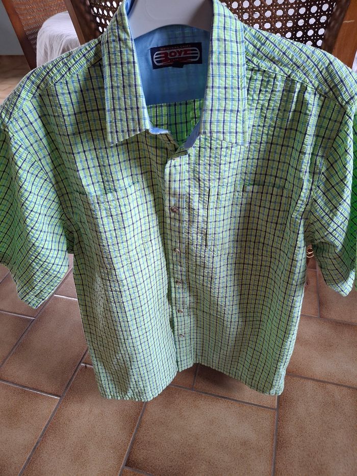 Très belle chemise garçon de qualité  16 ans. - photo numéro 2