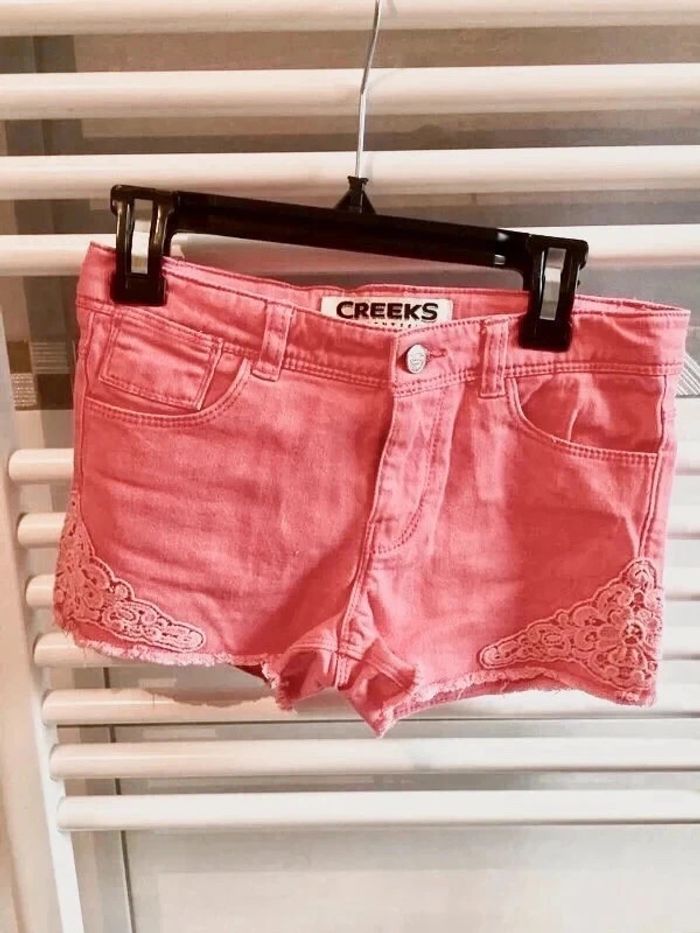Short Creeks corail taille 10 ans en tbe à 5 euros