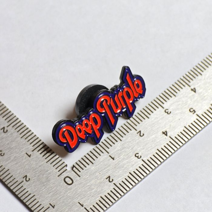 Pin's DEEP PURPLE GROUPE MUSIQUE ROCK - photo numéro 2