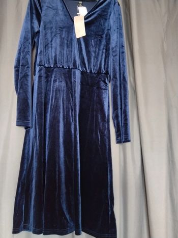 Robe velours bleu marque Emery-Rose
