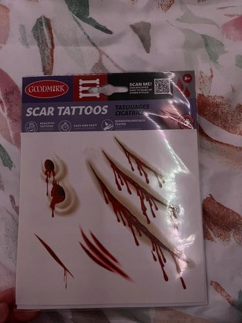 Faux tatouage cicatrices